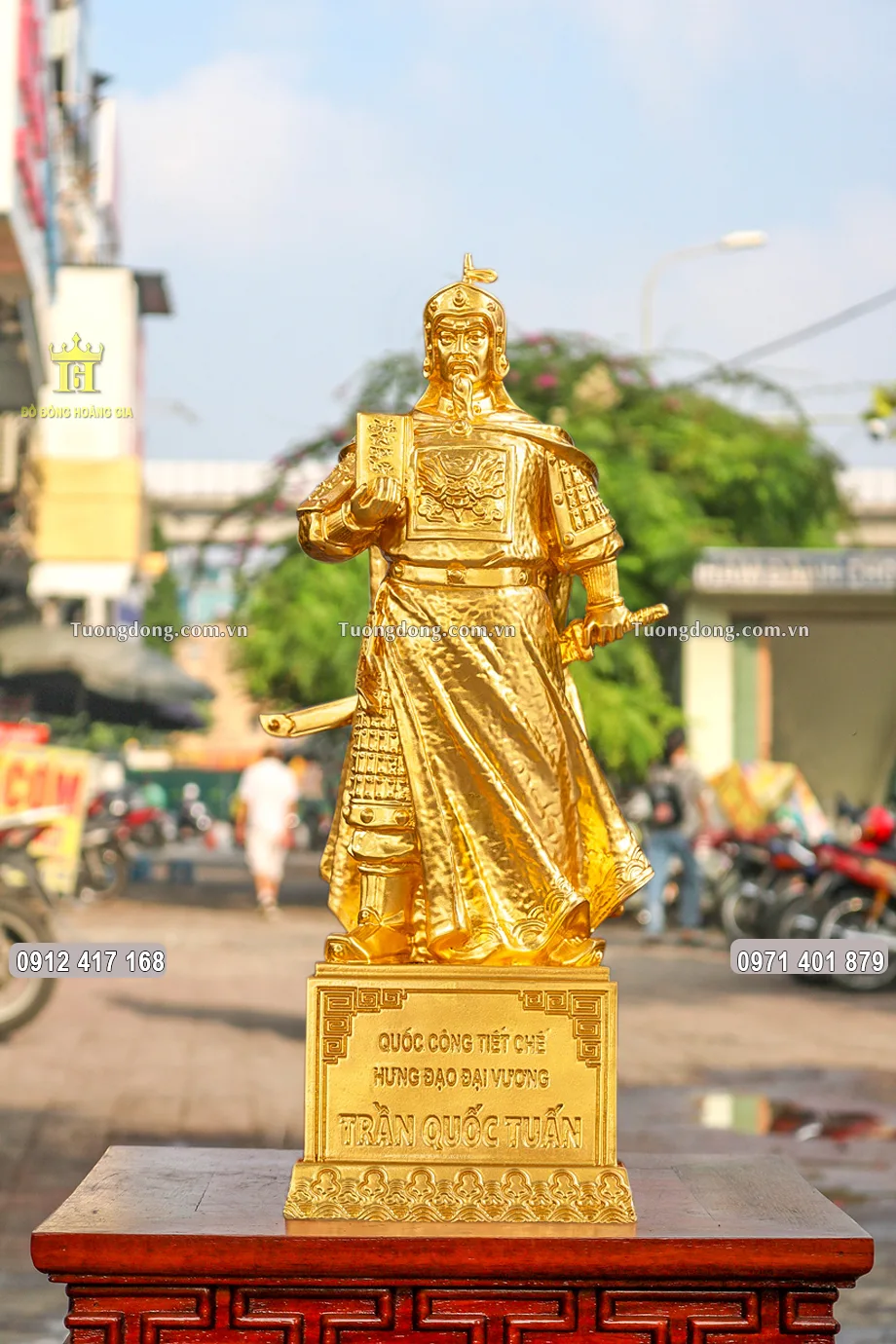 Vật phẩm nên được đặt trên bục cao, tránh đặt thẳng xuống đất